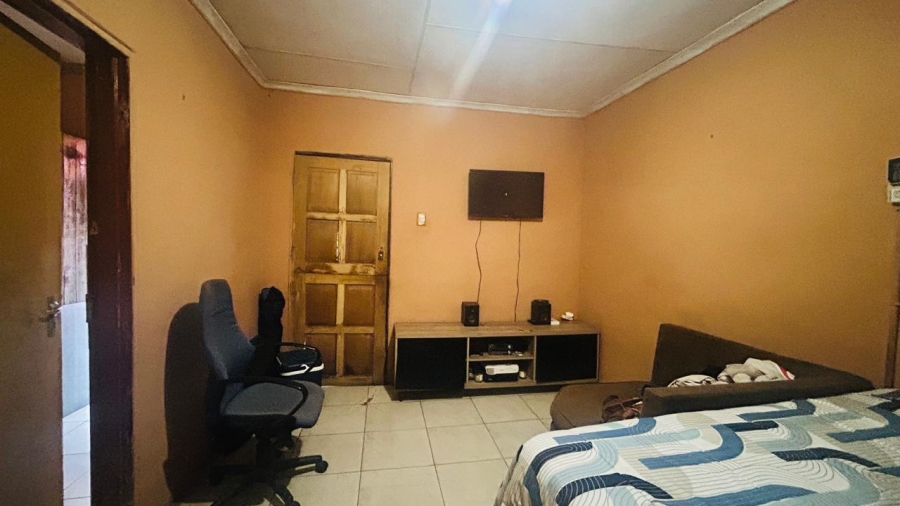 5 Bedroom Property for Sale in Zamdela Free State
